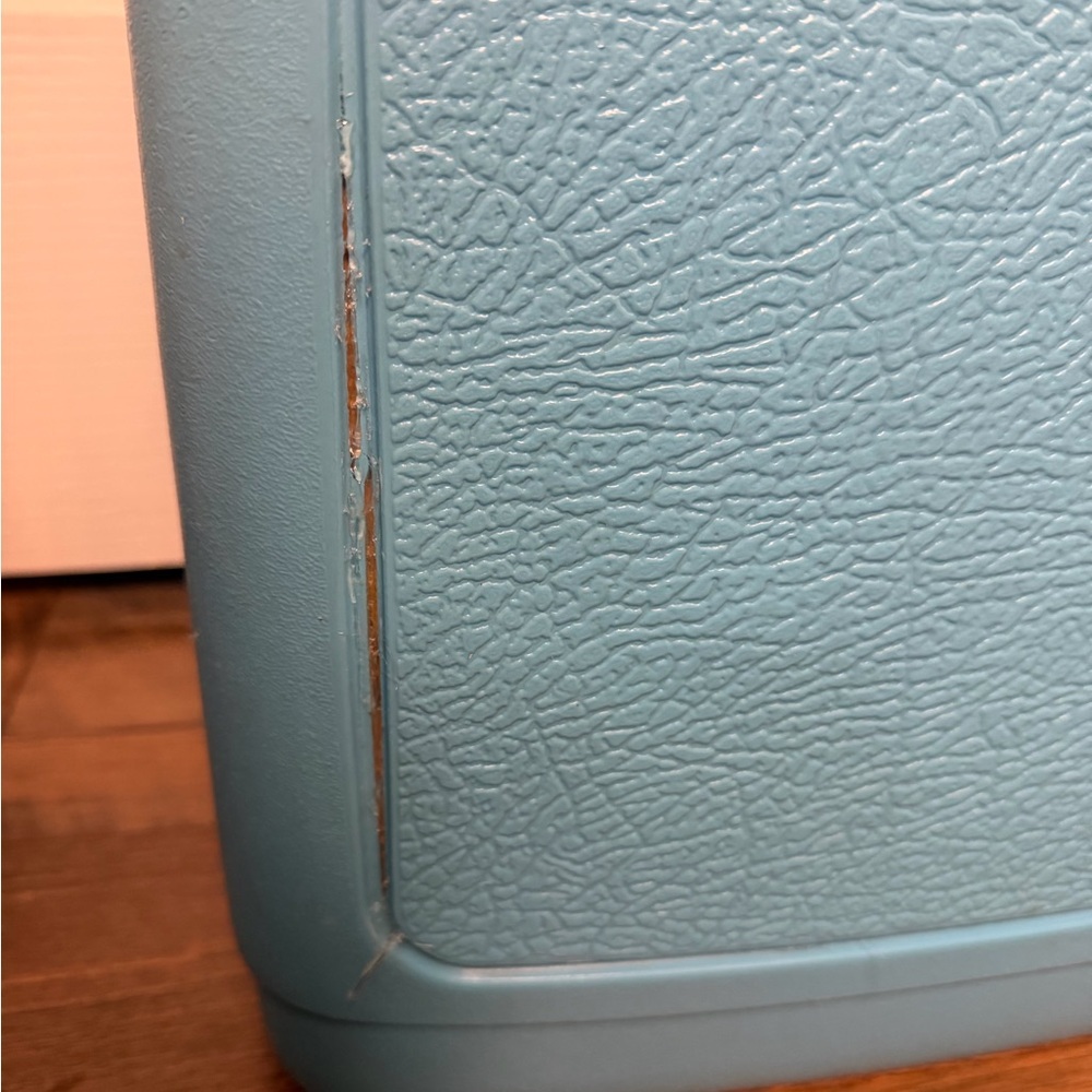 Legend 24 IGLOO Cooler Ice
Chest Barbie Tiffany Blue 1987/88
VINTAGE - Picture 6 of 10